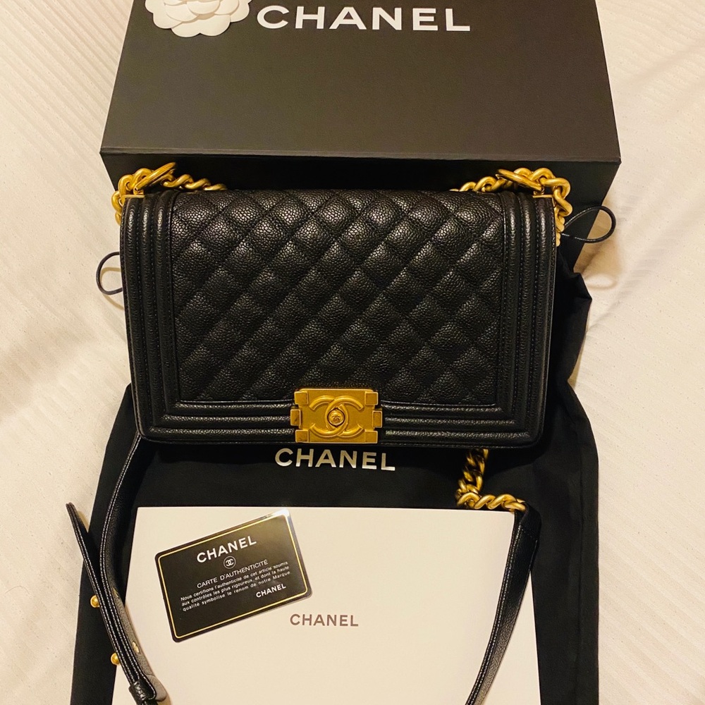 CHANEL Caviar Quilted Medium Boy Flap Black